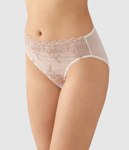 Wacoal Latest - Embrace Lace® Hi-Cut - Angel Wing/Rose Dust