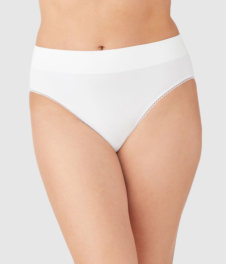 Wacoal Latest - Feeling Flexible Hi-Cut - White