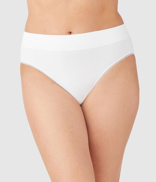 Wacoal Latest - Feeling Flexible Hi-Cut - White