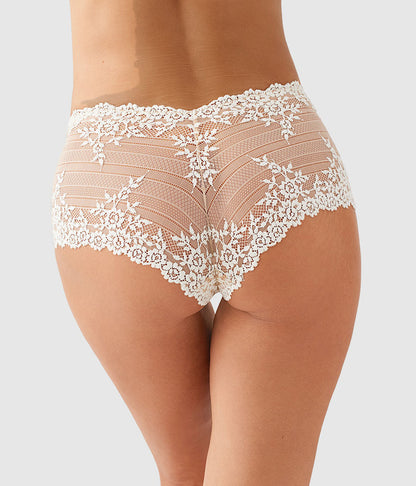 Wacoal New - Embrace Lace® Boyshort - Sand/Ivory