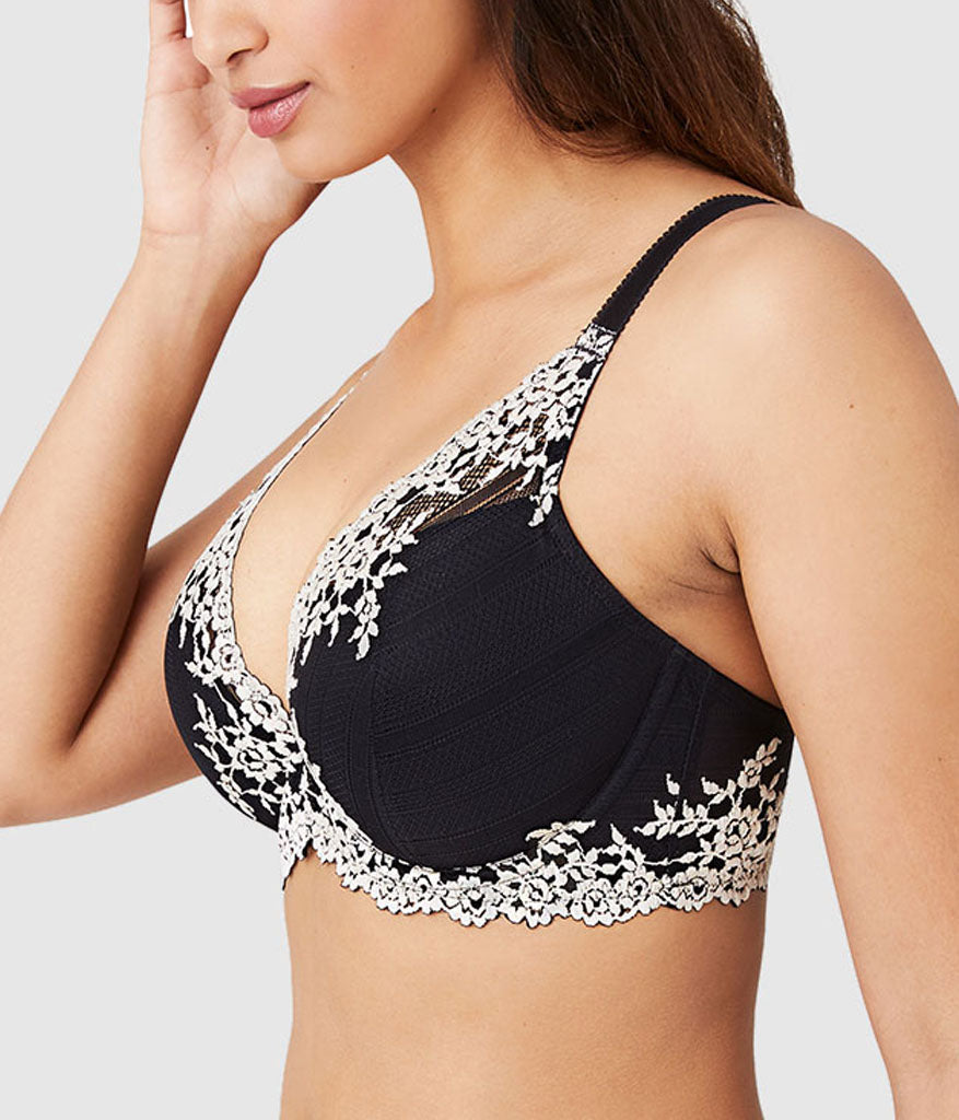 Wacoal Classic - Embrace Lace® Plunge Bra - Black